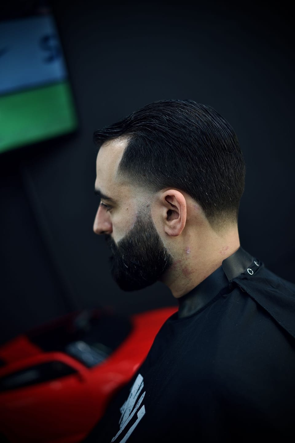 Combo de corte y barba terminado en una barbería Why Not